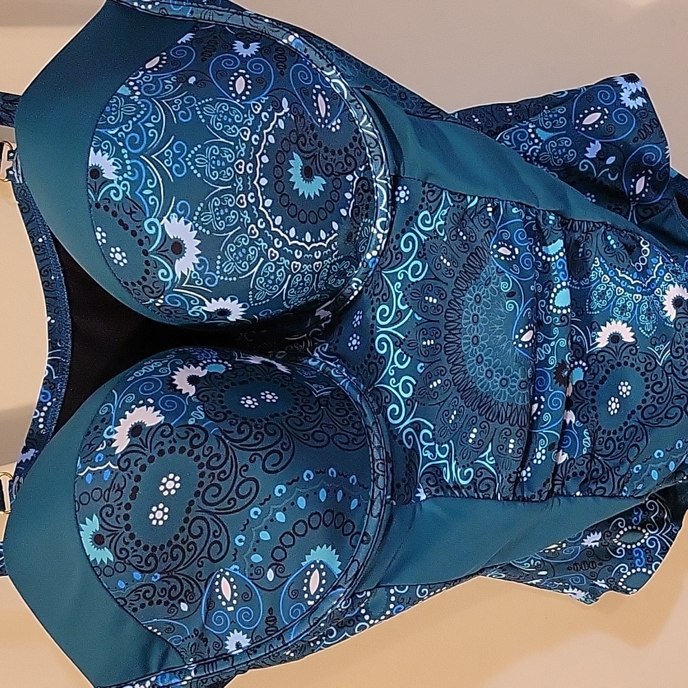 Swimsuits for all one piece - Picture 3 of 4